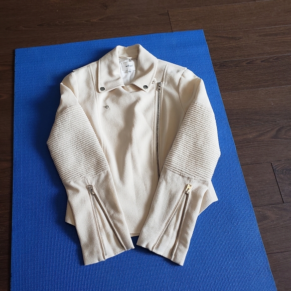 ๐ Sold ๐ Wilfred Montesson Jacket In Beige - Picture 9 of 12